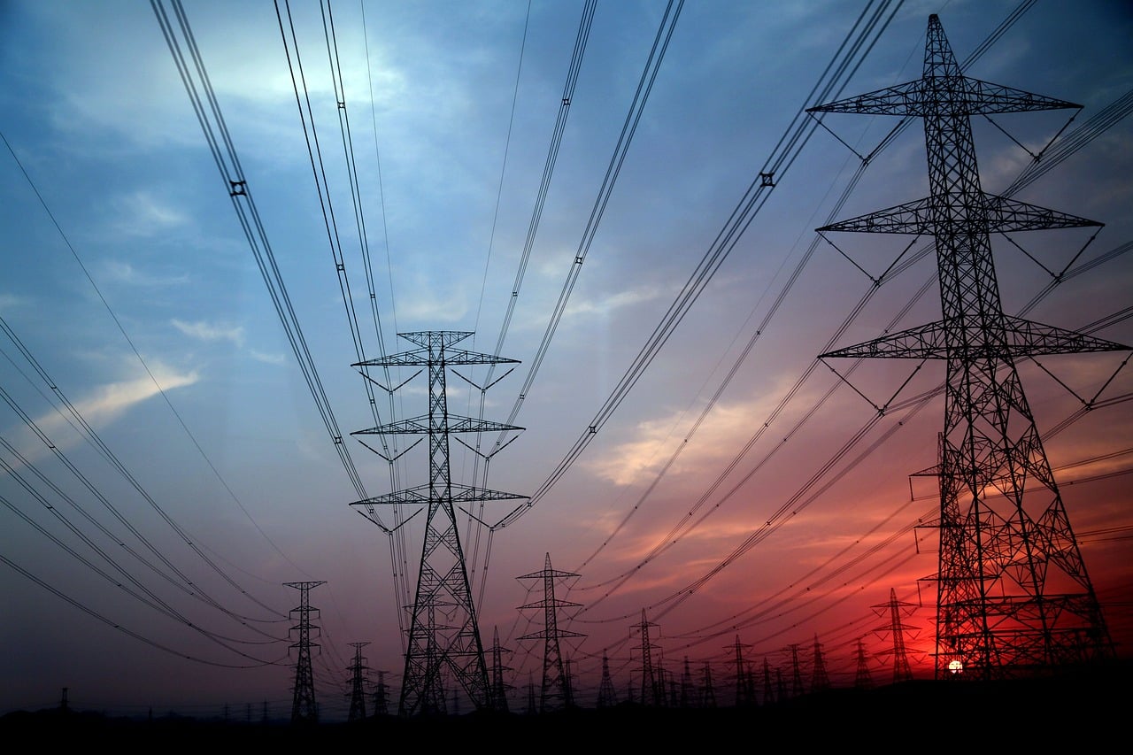 How Digital Twins Lower Grid Stress During Summer